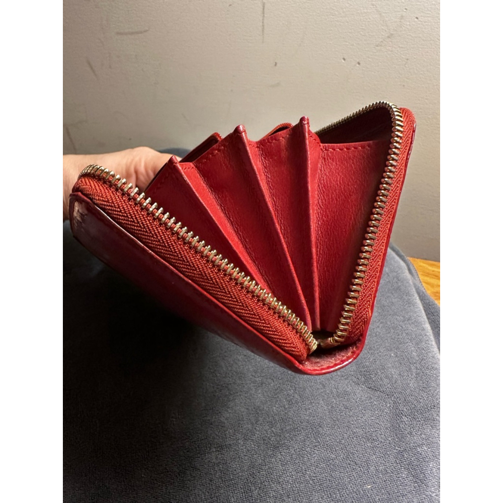 Gucci Red Patent Leather Long Zip Wallet w/ Horsebit Detail - Picture 6 of 16